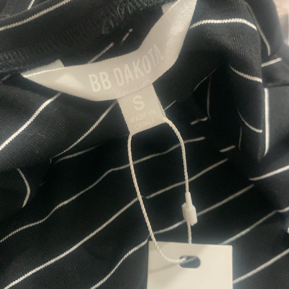 New BB Dakota Black & White Striped Split Back Tank Top Women's Size S With Tag - Picture 9 of 10